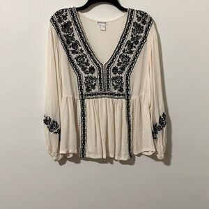 Venus Cream/Black Top Made In India Size M Used